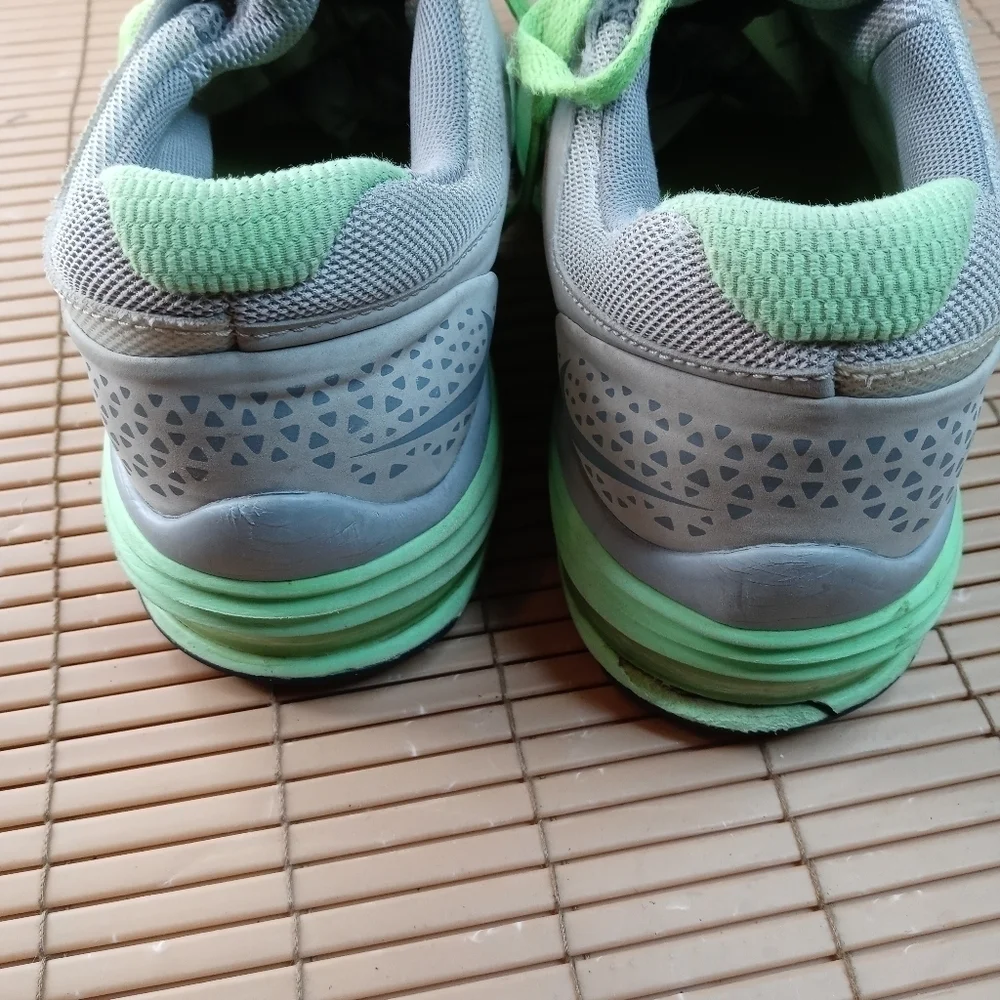 Nike LunarMax+ Running Shoe gray/ green Neon 415323-010 Low Lace Up men's 12 M.